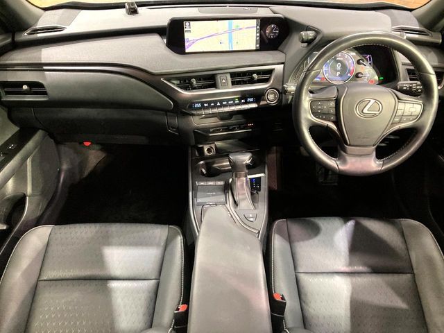 TOYOTA LEXUS UX200 2019