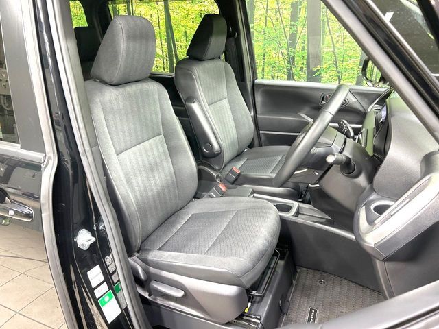 TOYOTA NOAH HYBRID 2022