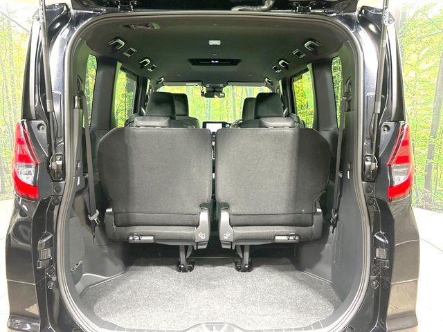 TOYOTA NOAH HYBRID 2022