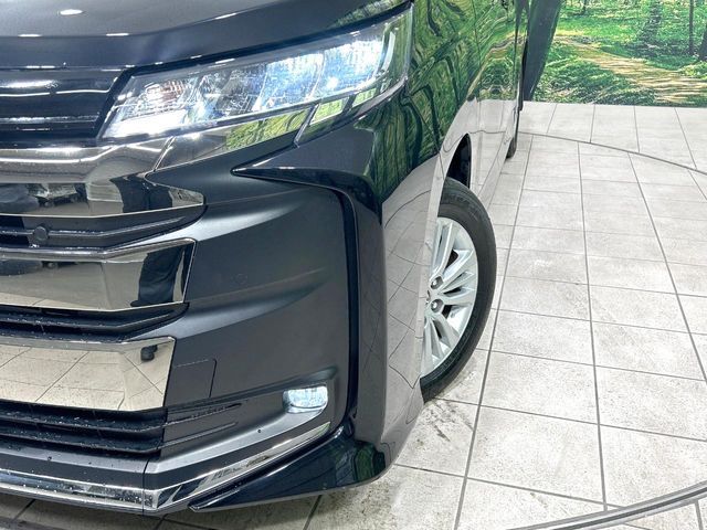 TOYOTA NOAH HYBRID 2022