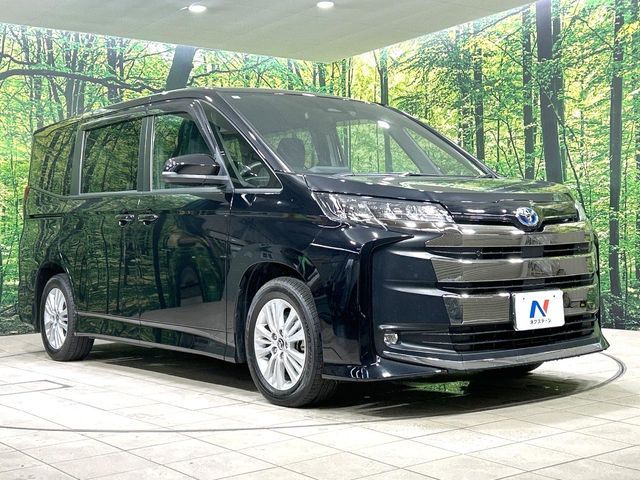 TOYOTA NOAH HYBRID 2022