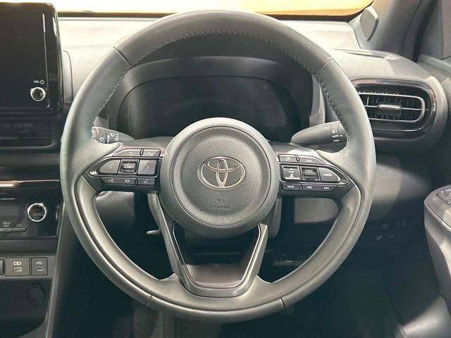 TOYOTA YARIS CROSS HYBRID 2025