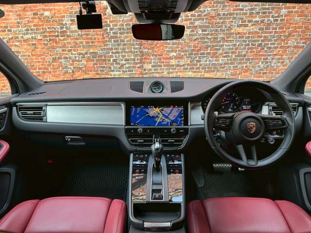 PORSCHE PORSCHE Macan 2023