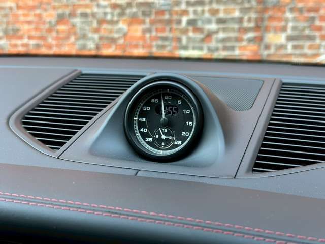 PORSCHE PORSCHE Macan 2023