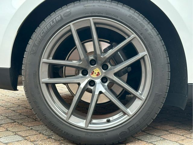 PORSCHE PORSCHE Macan 2023