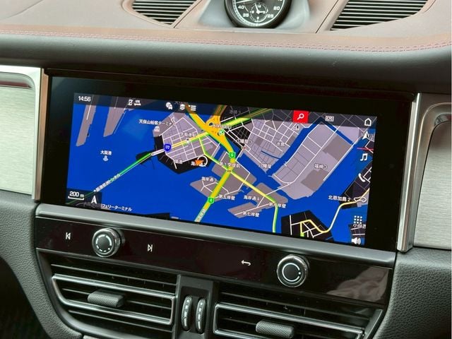 PORSCHE PORSCHE Macan 2023