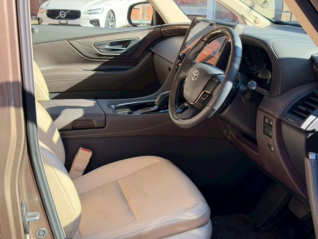 TOYOTA ALPHARD hybrid 4WD 2023