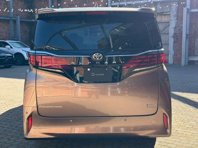 TOYOTA ALPHARD hybrid 4WD 2023