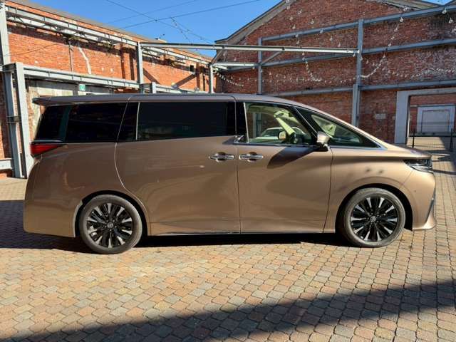 TOYOTA ALPHARD hybrid 4WD 2023