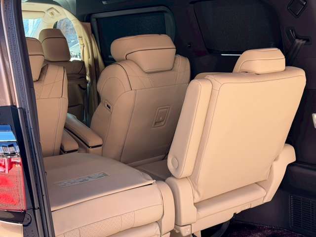 TOYOTA ALPHARD hybrid 4WD 2023