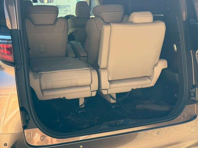 TOYOTA ALPHARD hybrid 4WD 2023