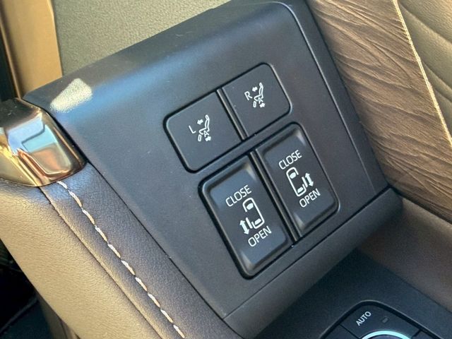 TOYOTA ALPHARD hybrid 4WD 2023