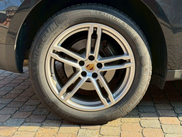 PORSCHE PORSCHE Macan 2021