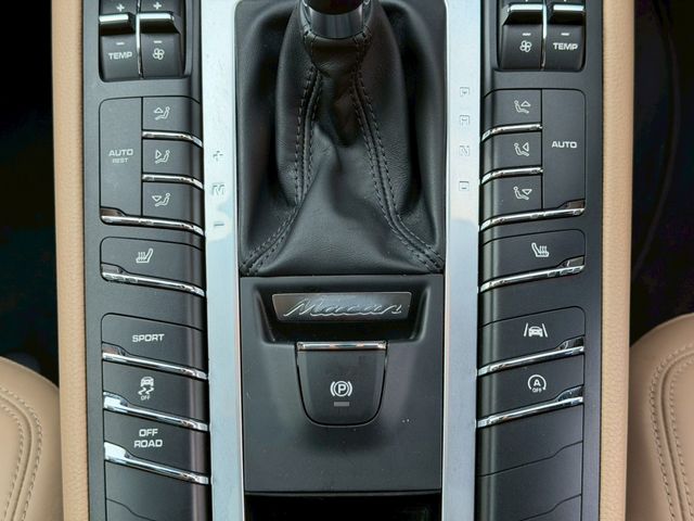 PORSCHE PORSCHE Macan 2021