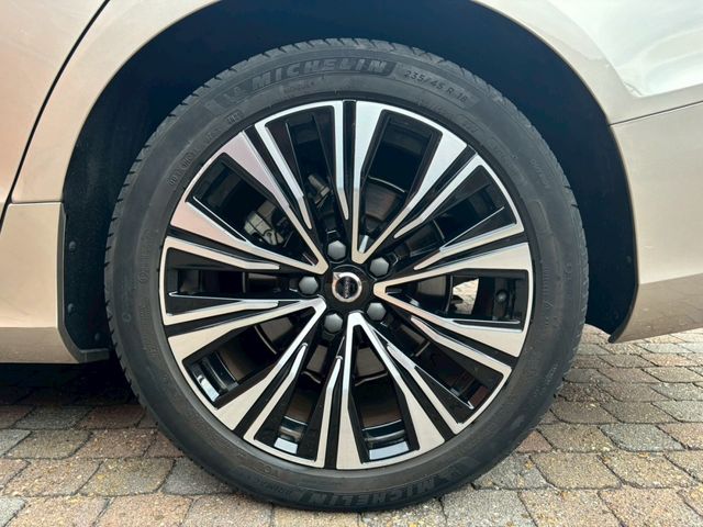 VOLVO VOLVO V60 2022