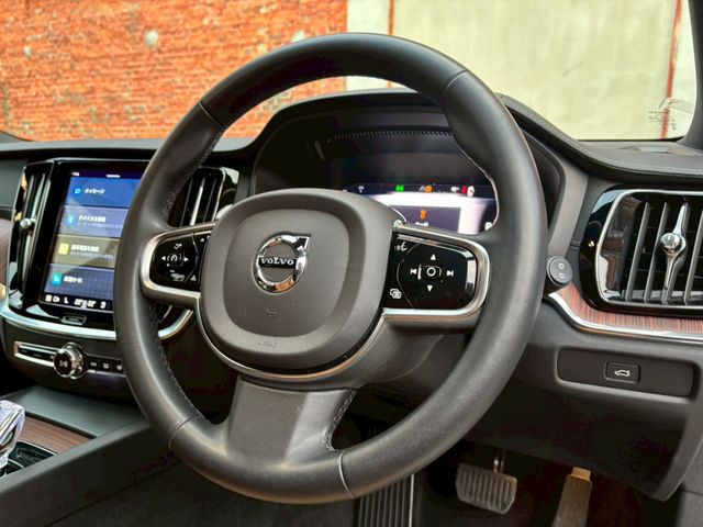 VOLVO VOLVO V60 2022