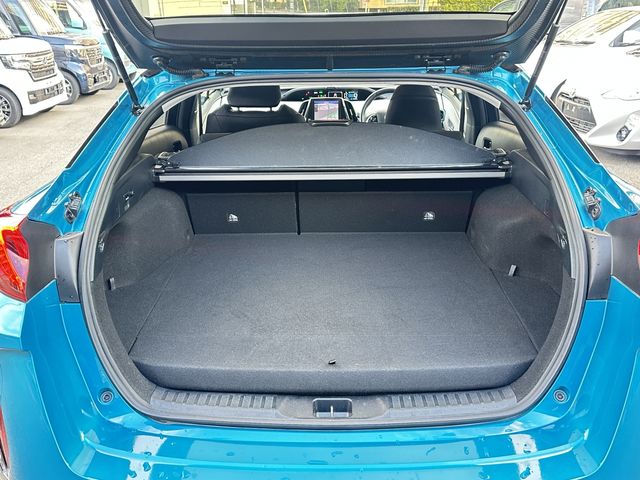 TOYOTA PRIUS PHV 2017