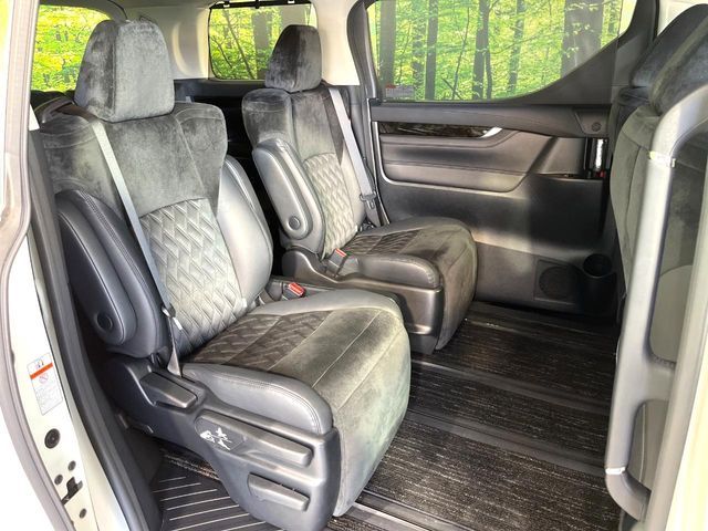 TOYOTA ALPHARD hybrid 4WD 2015