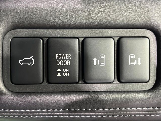 MITSUBISHI DELICA D:5 4WD 2023