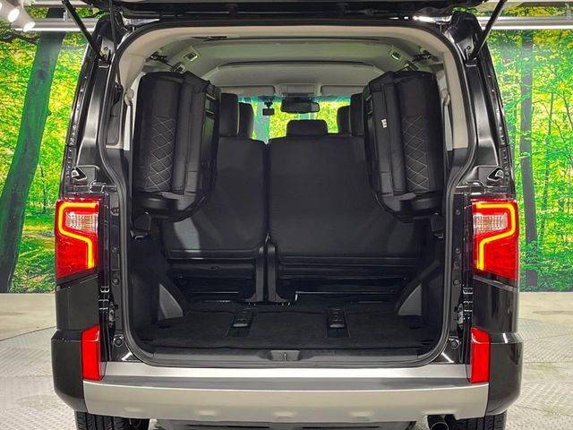 MITSUBISHI DELICA D:5 4WD 2023