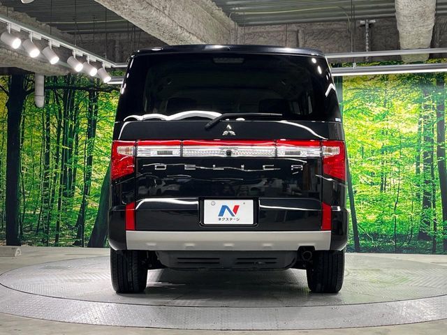 MITSUBISHI DELICA D:5 4WD 2023