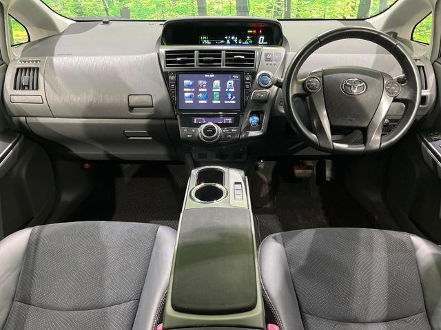 TOYOTA PRIUS Alpha 2014