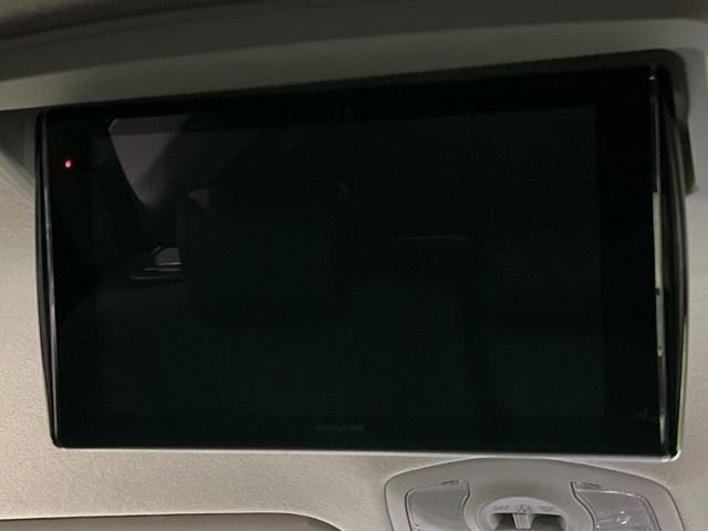 TOYOTA PRIUS Alpha 2014