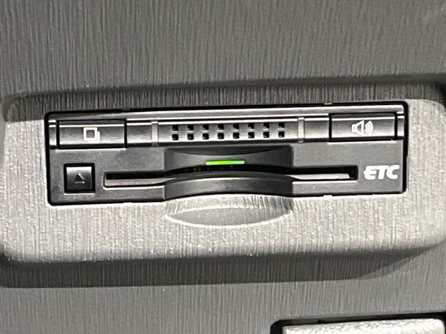 TOYOTA PRIUS Alpha 2014