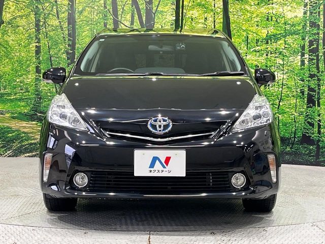 TOYOTA PRIUS Alpha 2014