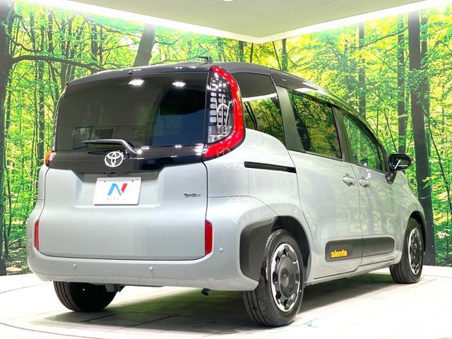 TOYOTA SIENTA HYBRID 2025