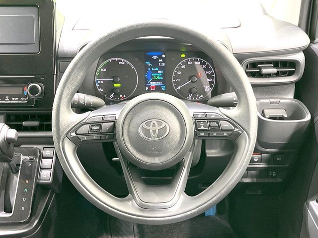 TOYOTA SIENTA HYBRID 2025