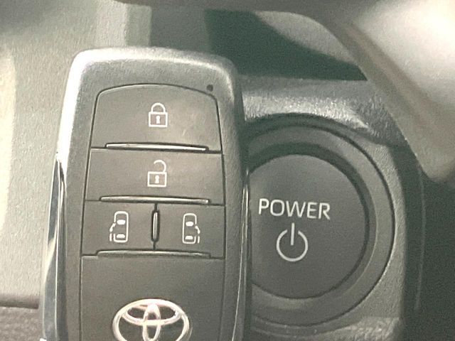 TOYOTA SIENTA HYBRID 2025