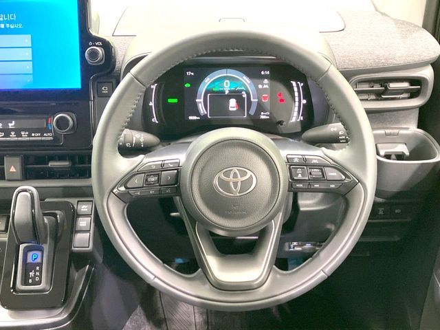 TOYOTA SIENTA HYBRID 2025