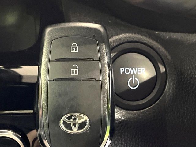 TOYOTA YARIS CROSS HYBRID 2025