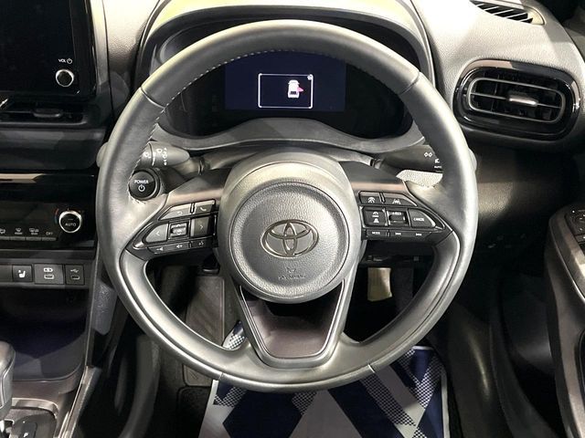 TOYOTA YARIS CROSS HYBRID 2025