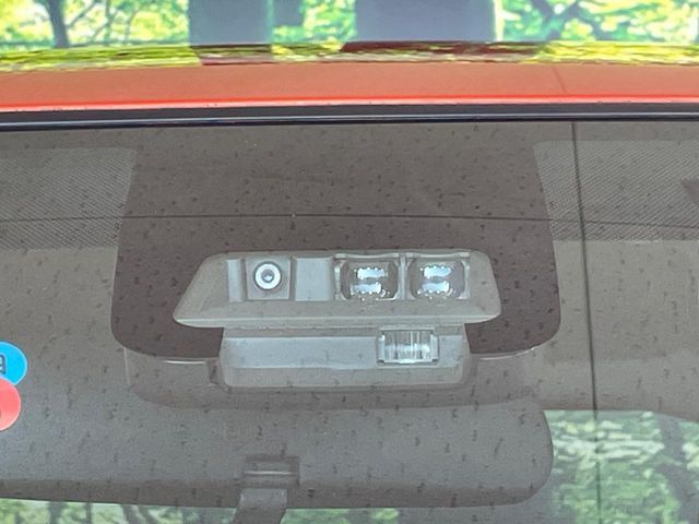 TOYOTA VITZ HYBRID 2017