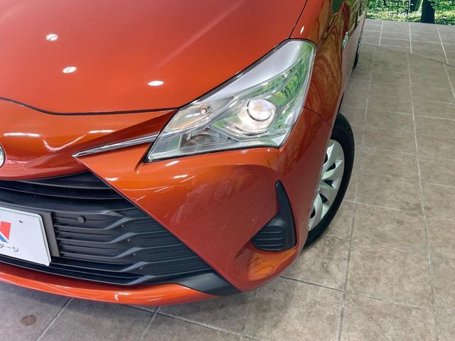 TOYOTA VITZ HYBRID 2017
