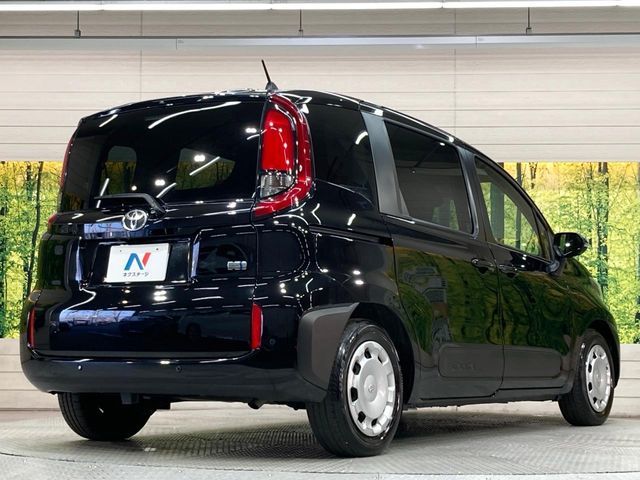 TOYOTA SIENTA HYBRID 2024