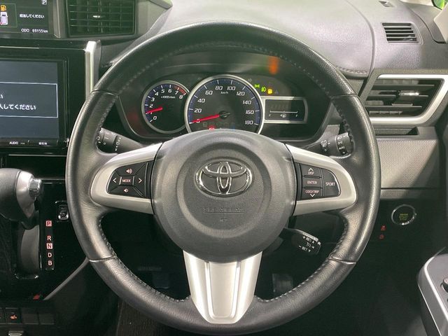 TOYOTA ROOMY 2016