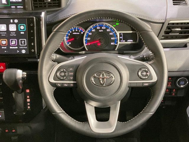 TOYOTA ROOMY 2023