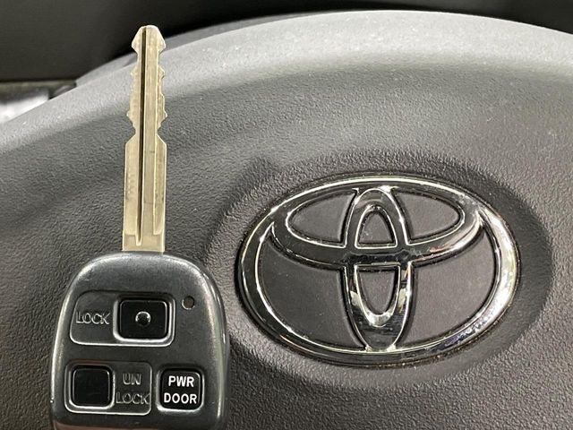 TOYOTA SIENTA 2013