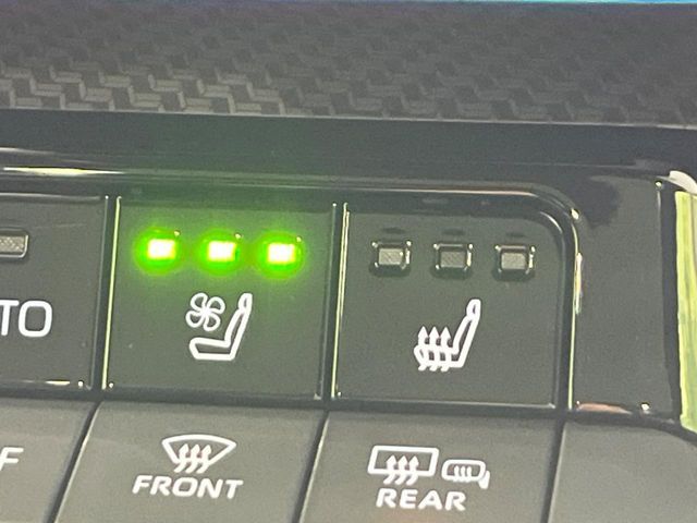 TOYOTA PRIUS 4WD 2025