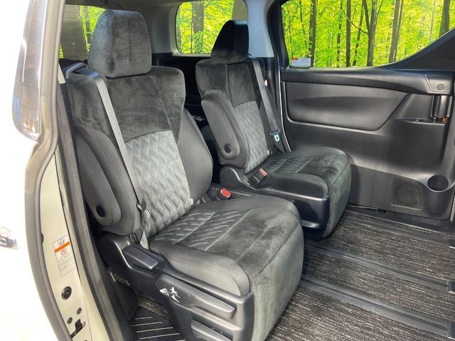 TOYOTA ALPHARD hybrid 4WD 2019