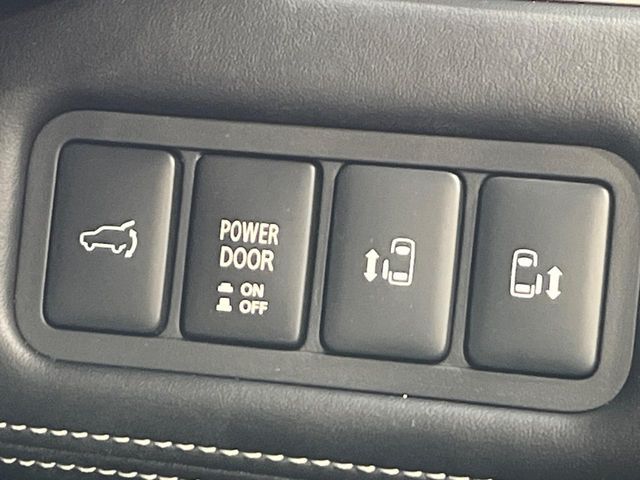 MITSUBISHI DELICA D:5 4WD 2025