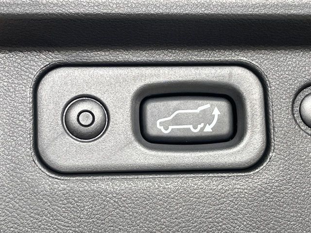 MITSUBISHI DELICA D:5 4WD 2025