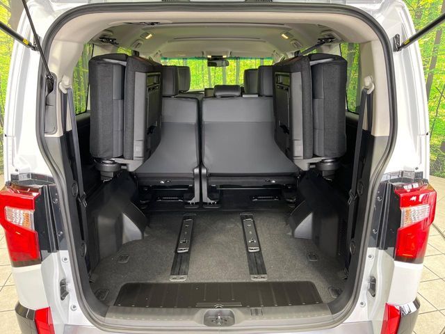 MITSUBISHI DELICA D:5 4WD 2025