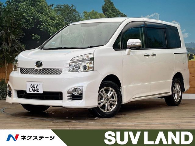 TOYOTA VOXY 4WD 2013