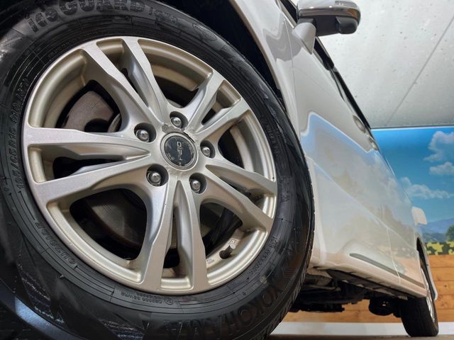 TOYOTA VOXY 4WD 2013