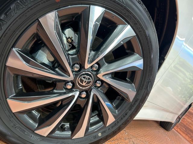 TOYOTA VOXY HYBRID 2025