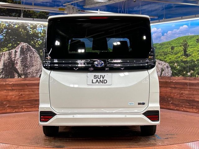 TOYOTA VOXY HYBRID 2025